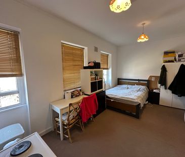 Studio Flat, Golders Green Road, NW11 - Photo 5
