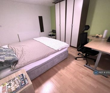 1 bedroom in a house share to rent - Photo 3