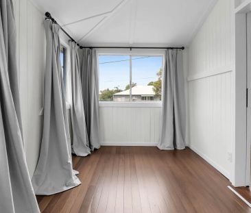 IMMACULATELY PRESENTED - GREAT POSITION - Photo 2