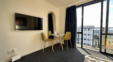 Queen Street Delight: Cozy 1 Bed, 1 Bath Apartment - Photo 5