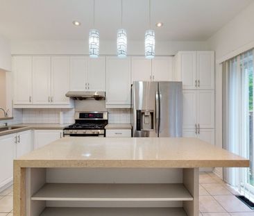 For Lease - 21 David Dunlap Circle, Toronto, Ontario - Photo 6