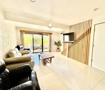 Sophistication & Location - Photo 4