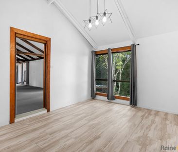 Spacious Rural Retreat with Stunning Views - Photo 1