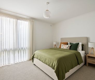 Elegant Family Living with Pool in Prime Kennington Location - Photo 1