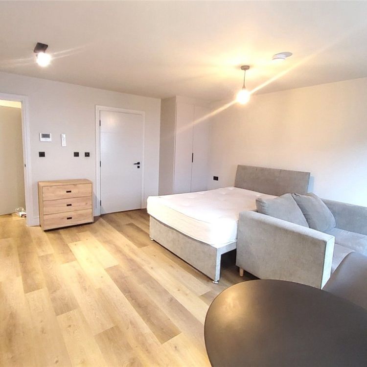 Holgate Court, RM1, Romford - Photo 1