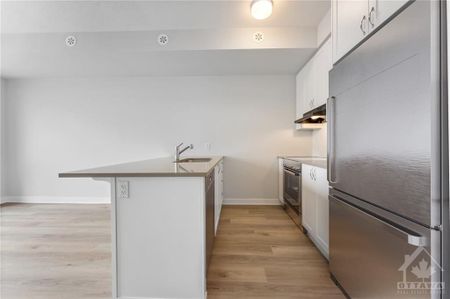 For Lease - 808 Mishi Private, Manor Park - Cardinal Glen and Area, Ontario - Photo 5