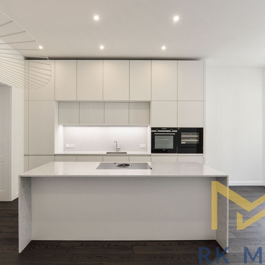 Apartment for rent, 4+kk - 3 bedrooms, 137m - Fotografie 1