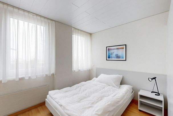 Modern living with comfort – furnished studio! - Photo 1