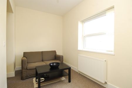 9 Seaton Avenue Flat 3, Plymouth - Photo 2