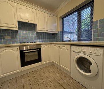 2 bedroom semi-detached house to rent - Photo 4