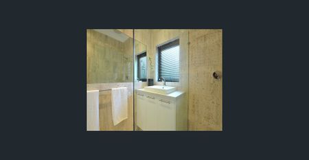 LIFESTYLE & LOCATION! - Photo 3