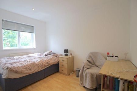 4 bedroom terraced house to rent - Photo 5