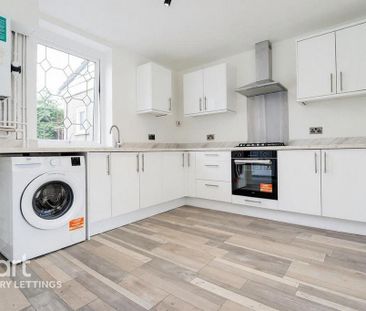 3 bedroom terraced house to rent - Photo 5