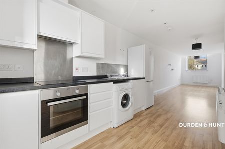 Whitewell Road, Colchester - Photo 4