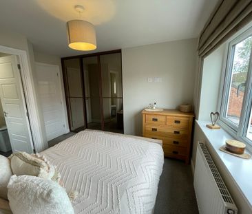 3 bedroom Detached House to let - Photo 5