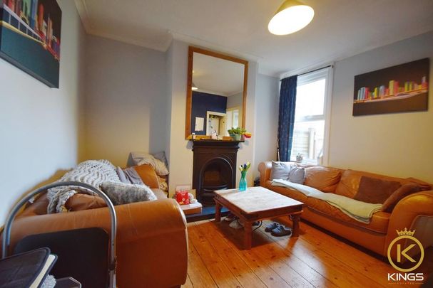 5 bedroom semi-detached house to rent - Photo 1