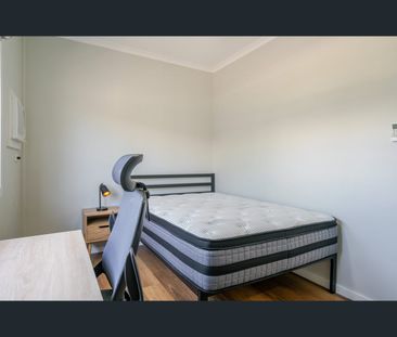 1C/281 Severin Street, Parramatta Park, Qld 4870 - Photo 2