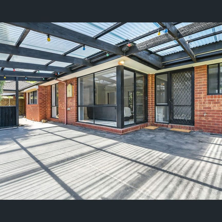 64 Strathaird Drive, Narre Warren South, Vic 3805 - Photo 1