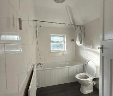 2 bedroom end of terrace house to rent - Photo 6