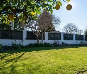 Charming 3BR Home in Glenholme - Photo 1