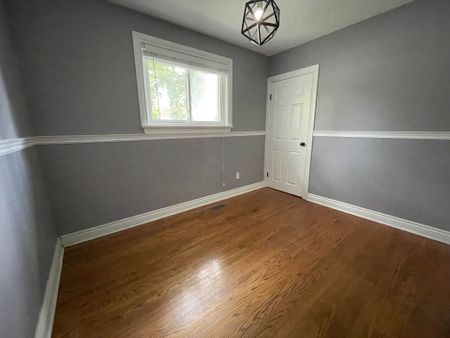 For Lease - 326 Rupert Avenue, Whitchurch-Stouffville, Ontario - Photo 2