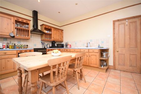 30, Yewdall Road, Rodley, Leeds, West Yorkshire, LS13 1NB - Photo 5