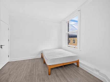 Stoke Newington Road, London, N16 7XB - Photo 2