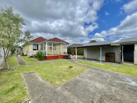 3-Bedroom Home in Trentham - Large Section - Photo 3