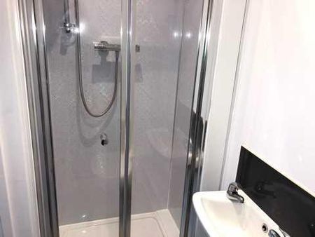8 bedroom detached house to rent - Photo 2