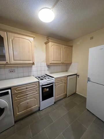 2 Bed Semi-Detached House, Biscot Road, LU3 - Photo 5