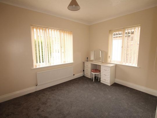 3 bedroom detached bungalow to rent - Photo 1