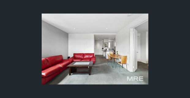Spacious furnished apartment just steps away from Swan Street - Photo 1