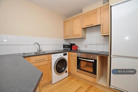 2 bedroom flat to rent - Photo 5