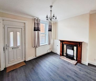 2 bedroom end of terrace house to rent - Photo 1