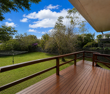 A beautifully updated family home - Photo 3