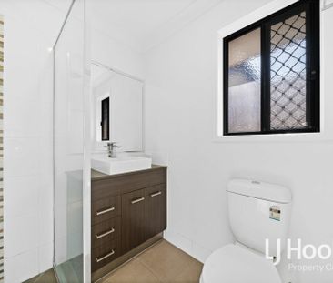 Parkside Location - Walking Distance to 4 Schools - Great Size Yard! - Photo 6