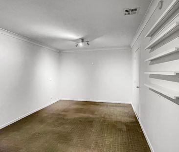 Modern Townhouse - Photo 5