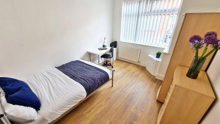 4 bedroom terraced house to rent - Photo 2