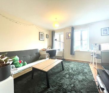 2 Bed Flat, Hedgers Close, BS3 - Photo 1
