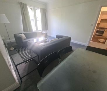 3 bedroom flat to rent - Photo 6