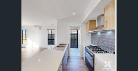 Modern Family Living with Everyday Convenience - Photo 4