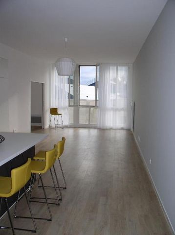 Location Appartement 3 pièces 79m² POITIERS 86000 - Photo 2