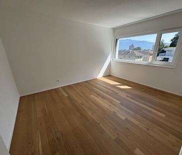 2.5 Zimmer, 75 m², 2. Stock - Photo 2