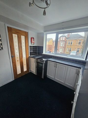 2 Bed Flat, Kings Mount, CH43 - Photo 3