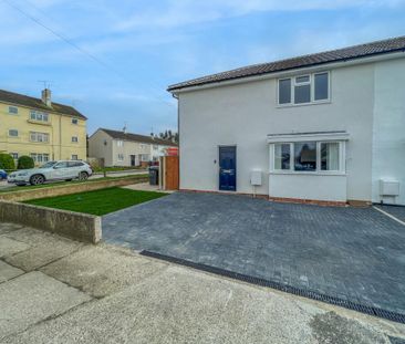 2 bedroom end of terrace house to rent - Photo 3