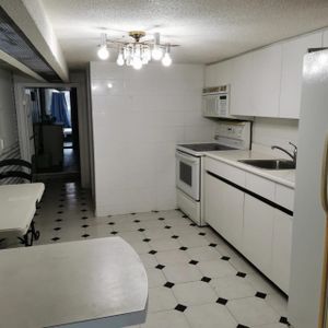 For Lease - 253 Palmerston Avenue Unit# Main Fl, Toronto, Ontario - Photo 2
