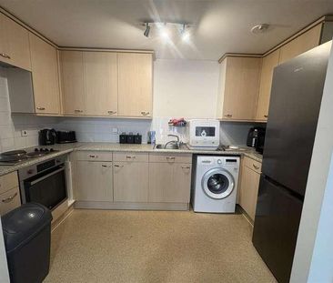 One Bed, Wellsfield, Bushey, WD23 - Photo 5