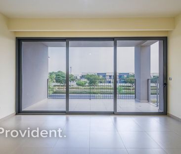 Vacant | Perfect Location | Well Maintained - Photo 3