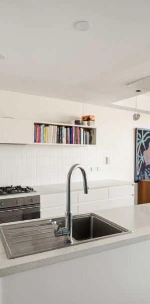 Furnished Split-Level Penthouse with Private Rooftop Terrace | 6-Month Lease - Photo 2