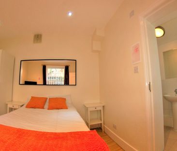 Room in a Shared House, Hildyard Road, SW6 - Photo 3